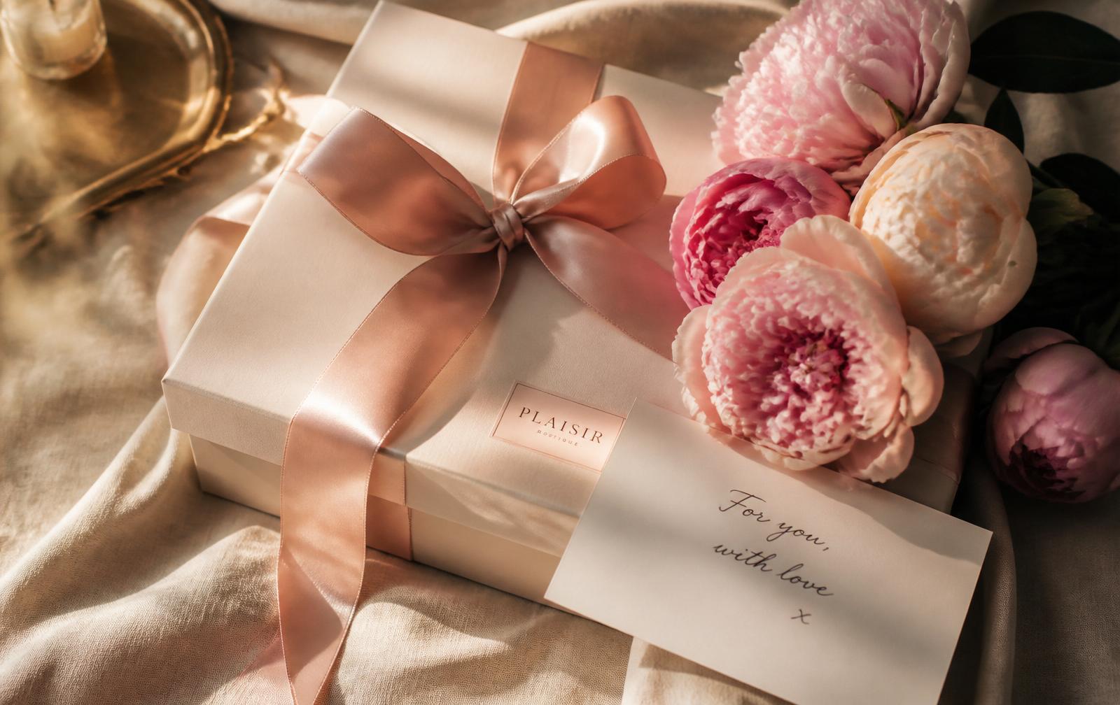 Signature gift box with silk ribbon and peonies